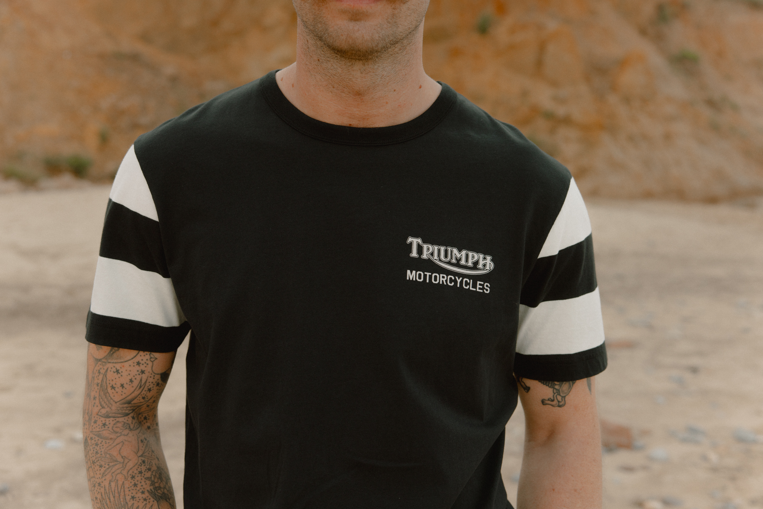 国産品 Graphic Speedway Tee Heritage Triumph | Bone & Black in ウェア