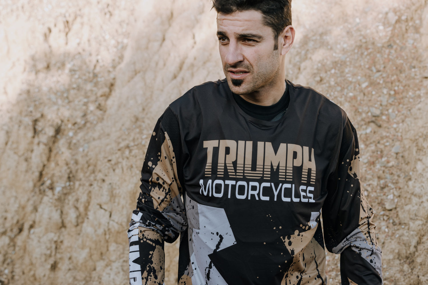 Triumph_Adventure_GE-0619-