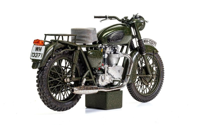 1/12 Corgi トライアンフ TR6 トロフィー 映画「大脱走」バージョン 