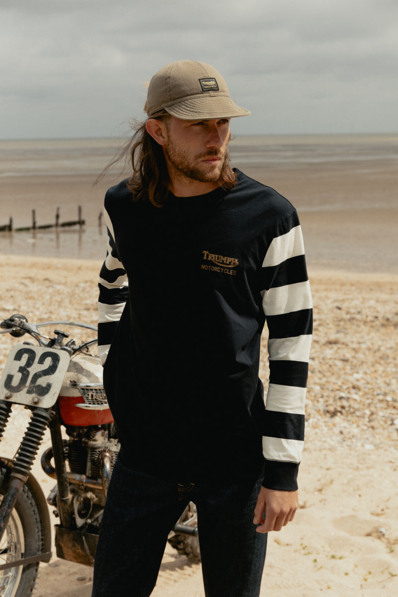 Sea Shanty Langarmshirt mit Grafikdruck in Schwarz und Elfenbeinfarben