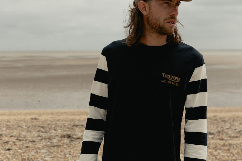 Sea Shanty Langarmshirt mit Grafikdruck in Schwarz und Elfenbeinfarben