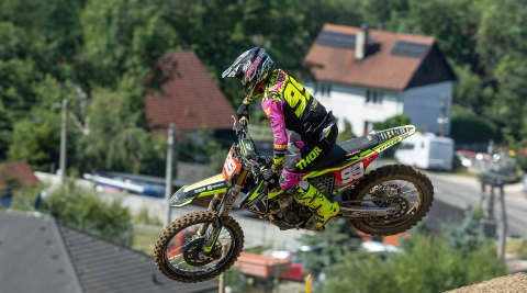Farres Extends Grand Prix Win Streak to Four in Czech Republic with MCclellan Finishing Second. 