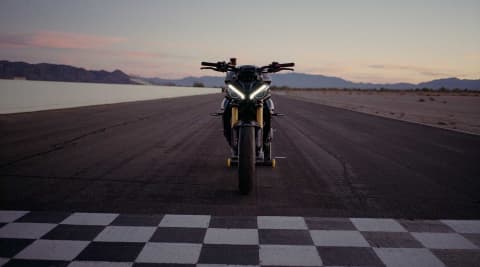 Speed Triple RS on the start of a track