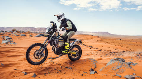 Triumph hace historia en el Mundial de Rally-Raid con Albert Martín