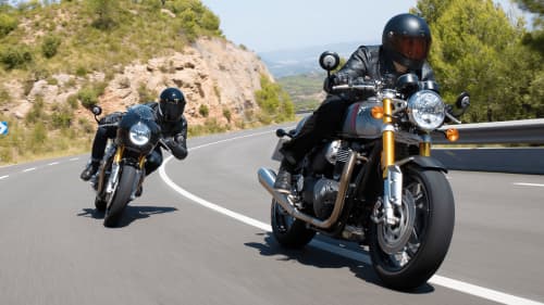 Thruxton RS