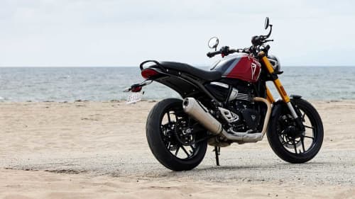Triumph Speed 400 riding shot