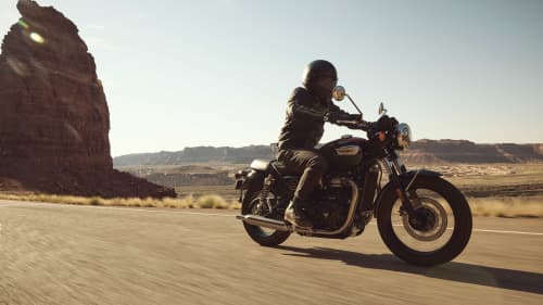 Rider on Triumph Bonneville T100