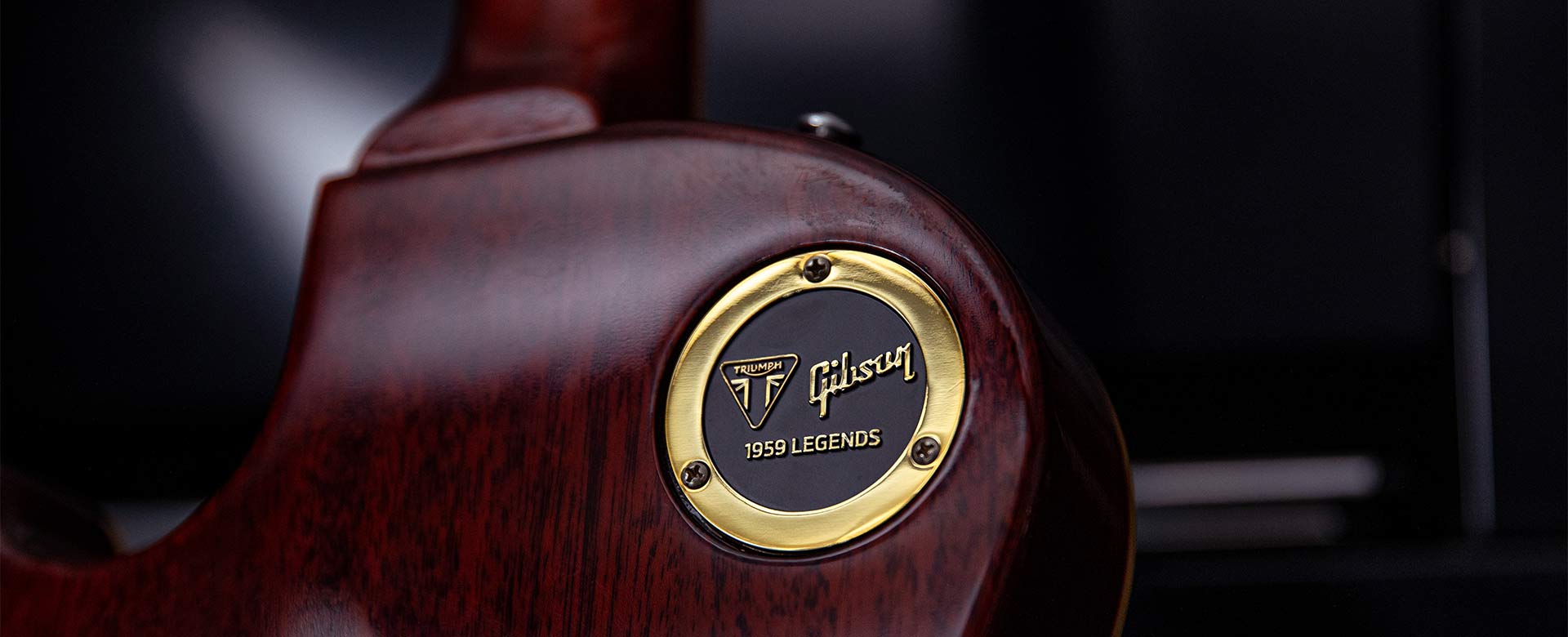 Gibson's custom guitar, featuring the “Triumph Gibson 1959 Legends” partnership logo