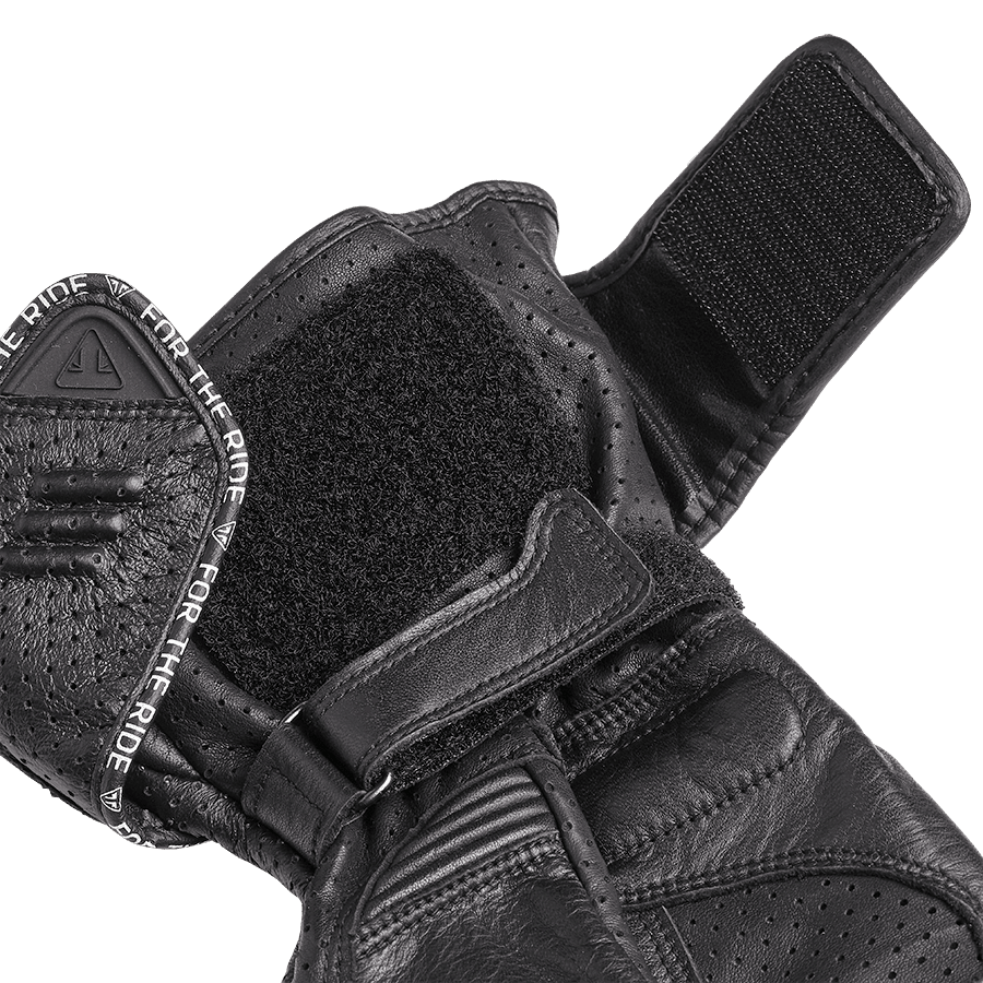 Triple Sport Leather Glove in Black