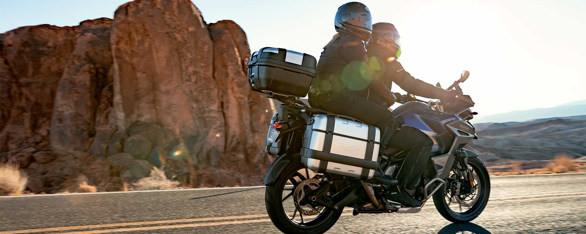 2022 Triumph Tiger 1200 GT explorer)