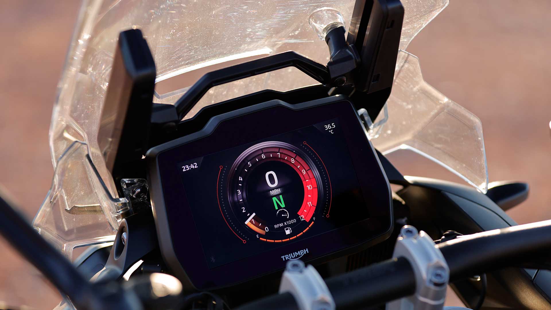 2022 Triumph Tiger 1200 TFT screen)