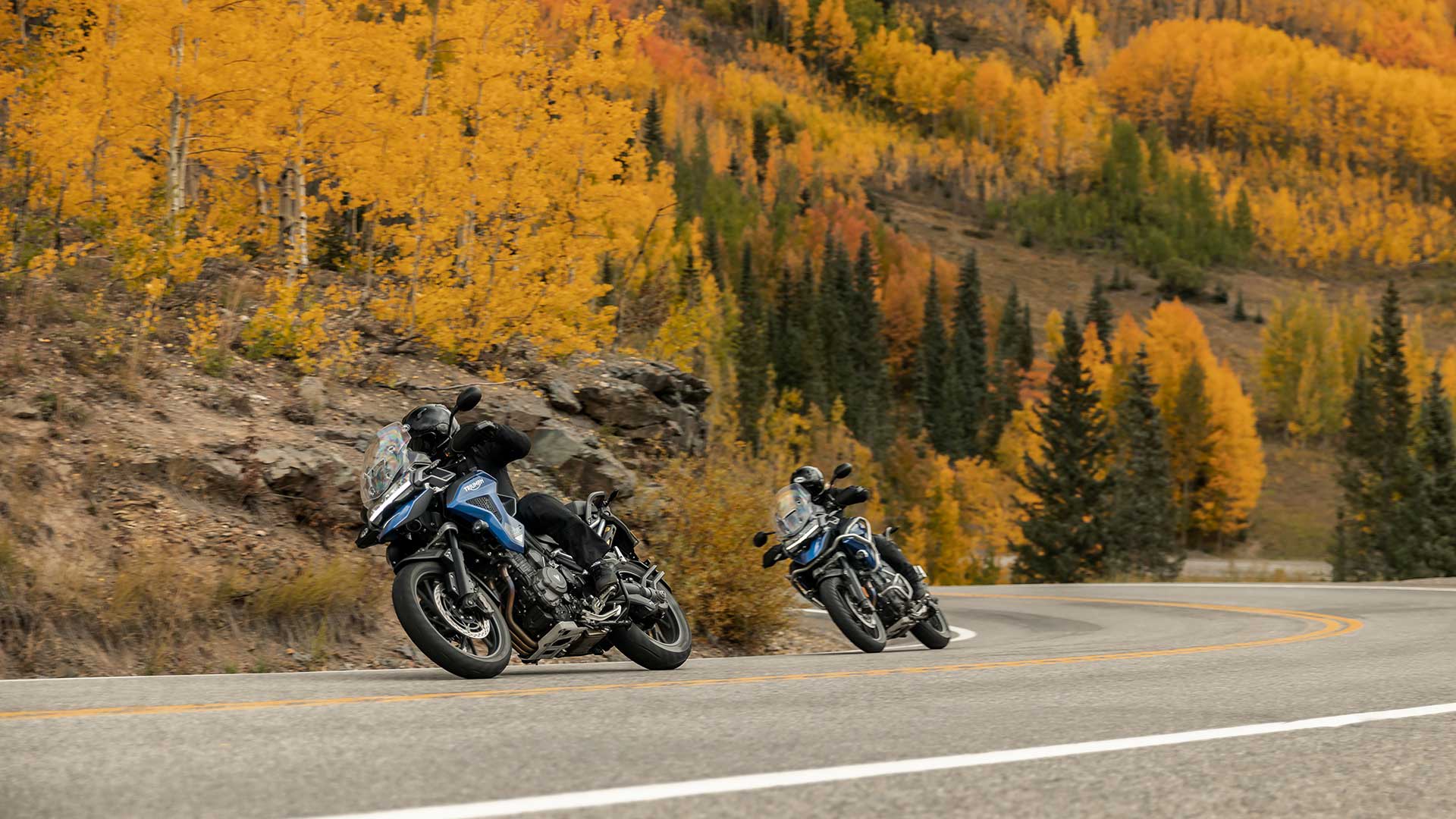 2022 Triumph Tiger 1200 GT pro)