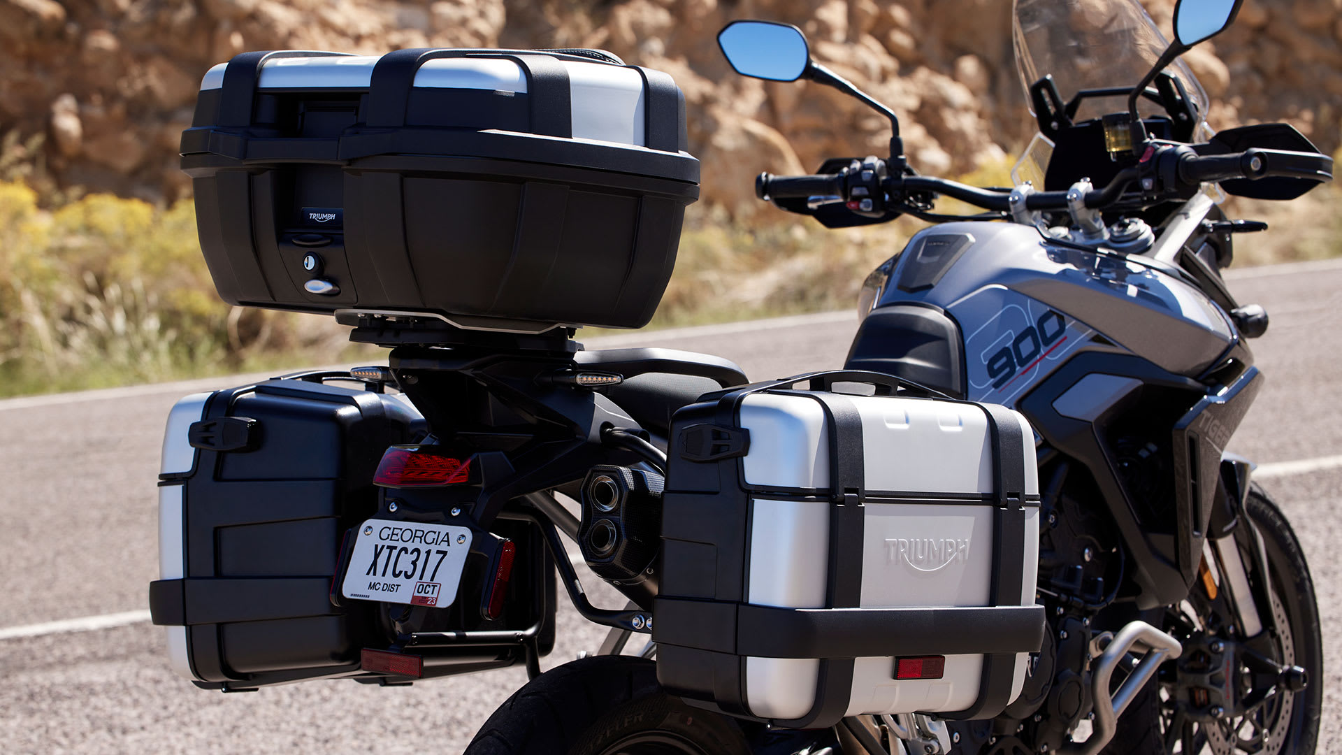 Triumph Tiger 900 luggage collection panniers