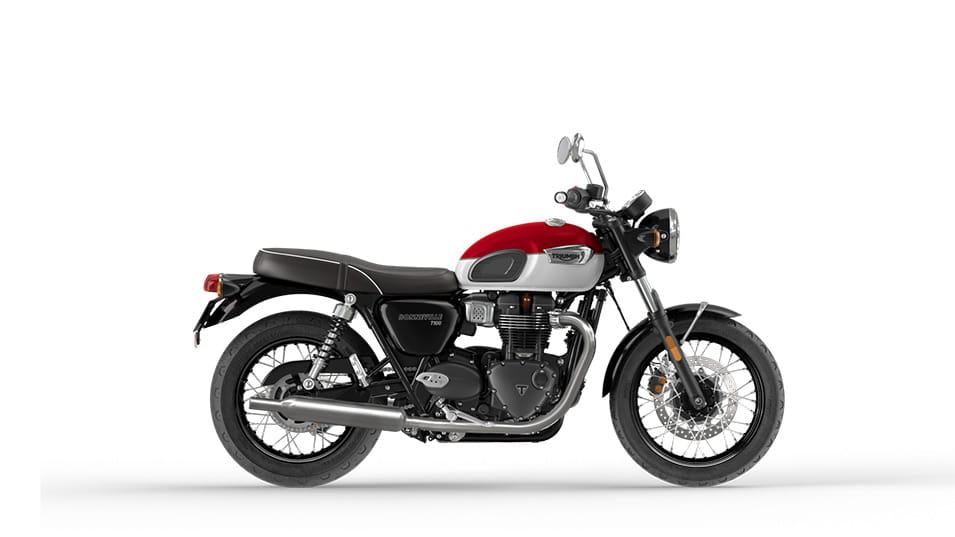 Triumph Bonneville T100 in Carnival Red and Fusion White