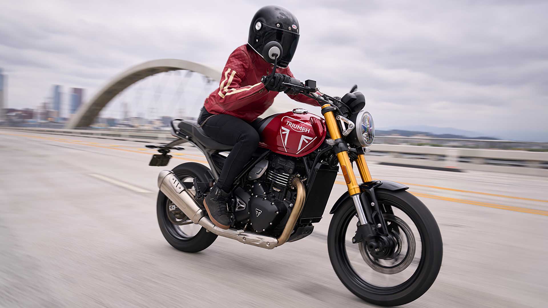 Triumph Speed 400 : le roadster anglais arrive en moyenne cylindrée