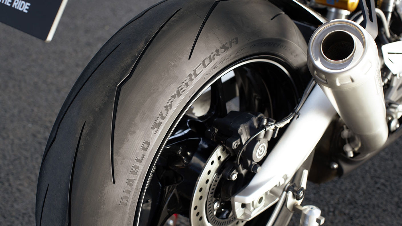 Triumph Daytona Moto2TM 765 motorcycle (EU and Asia Edition) Diablo Supercorsa tyres