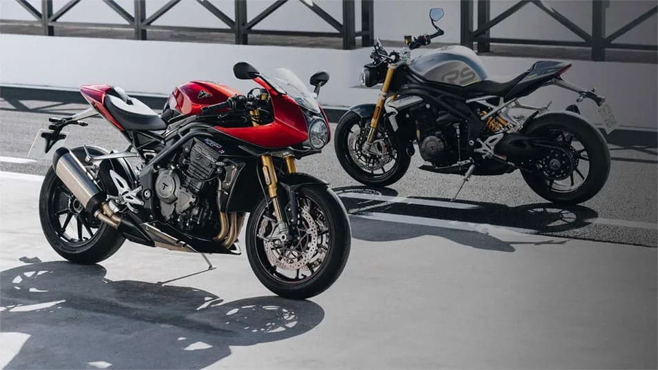 Triumph svela la nuova roadster con l'emozionante motore a 3 cilindri