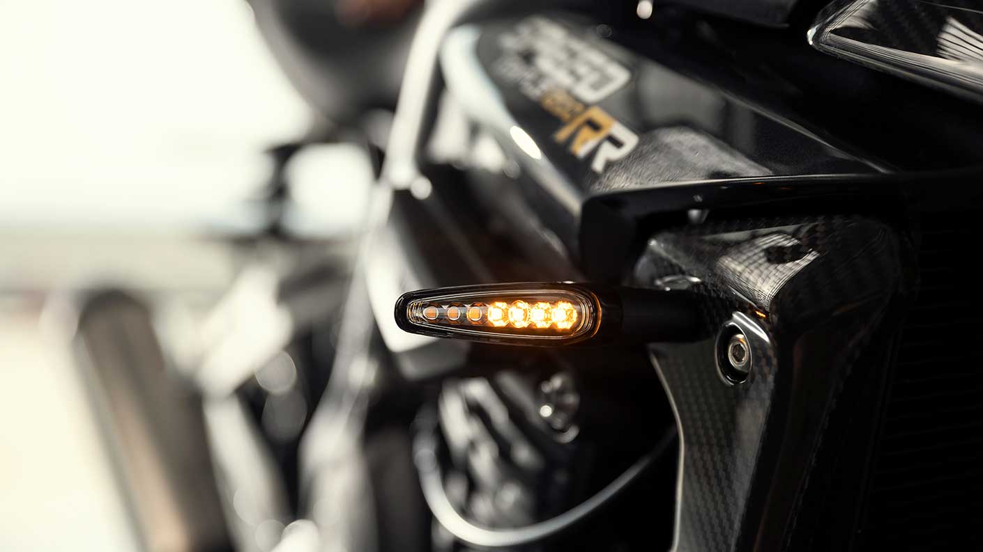 Speed Triple 1200 RR Accessory scrolling indicators