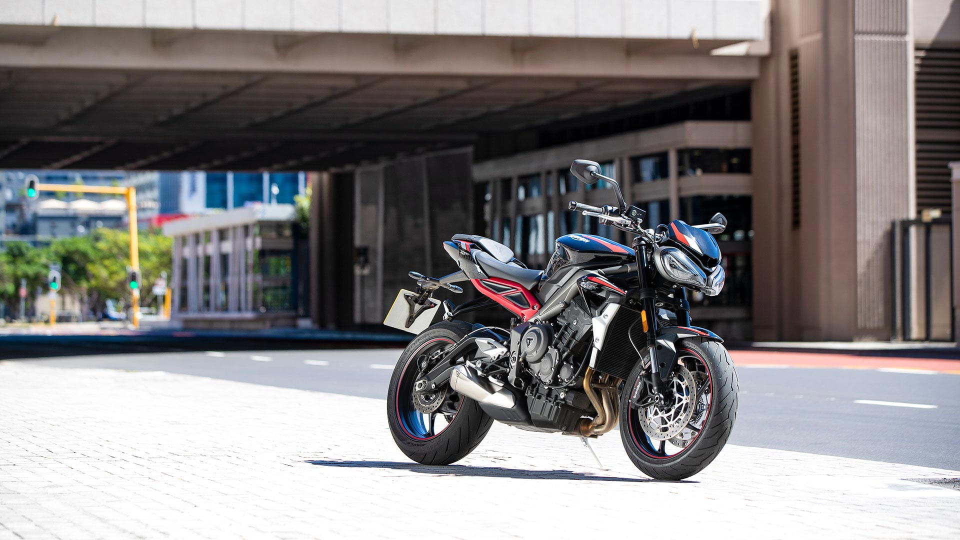 Static shot of Triumph Street Triple R in Sapphire Black with red decals