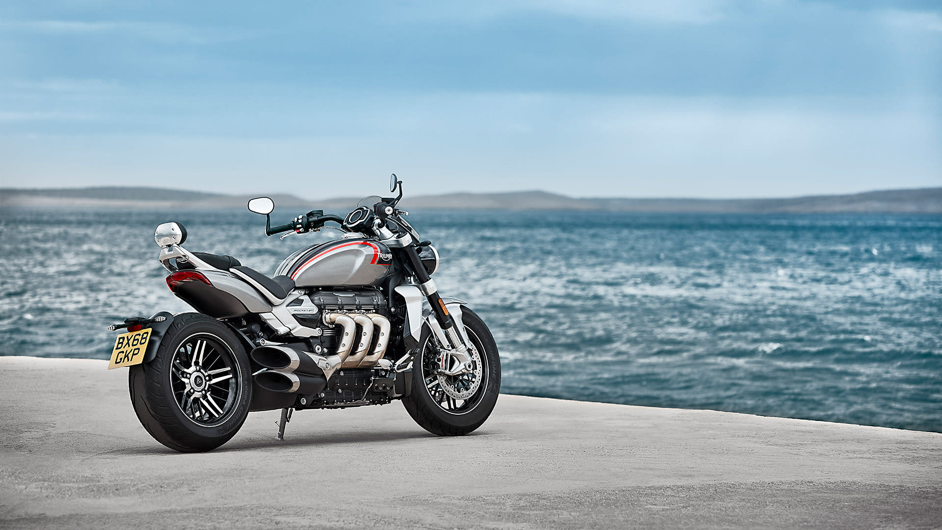 Static shot of the Triumph Rocket 3 GT in Silver Ice and stromy grey, with distictive design features
