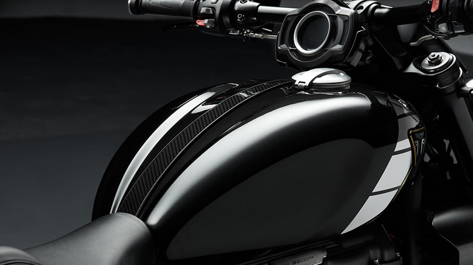 Details of the dealer's custom bike Triumph Rocket III Triumph Dresden