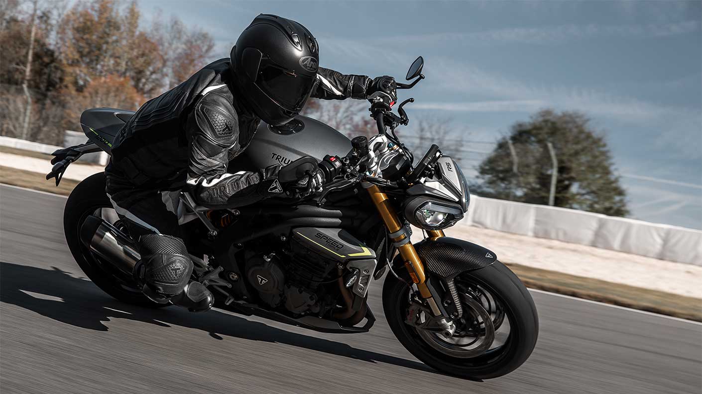 Triumph Speed triple 1200 RS reviews