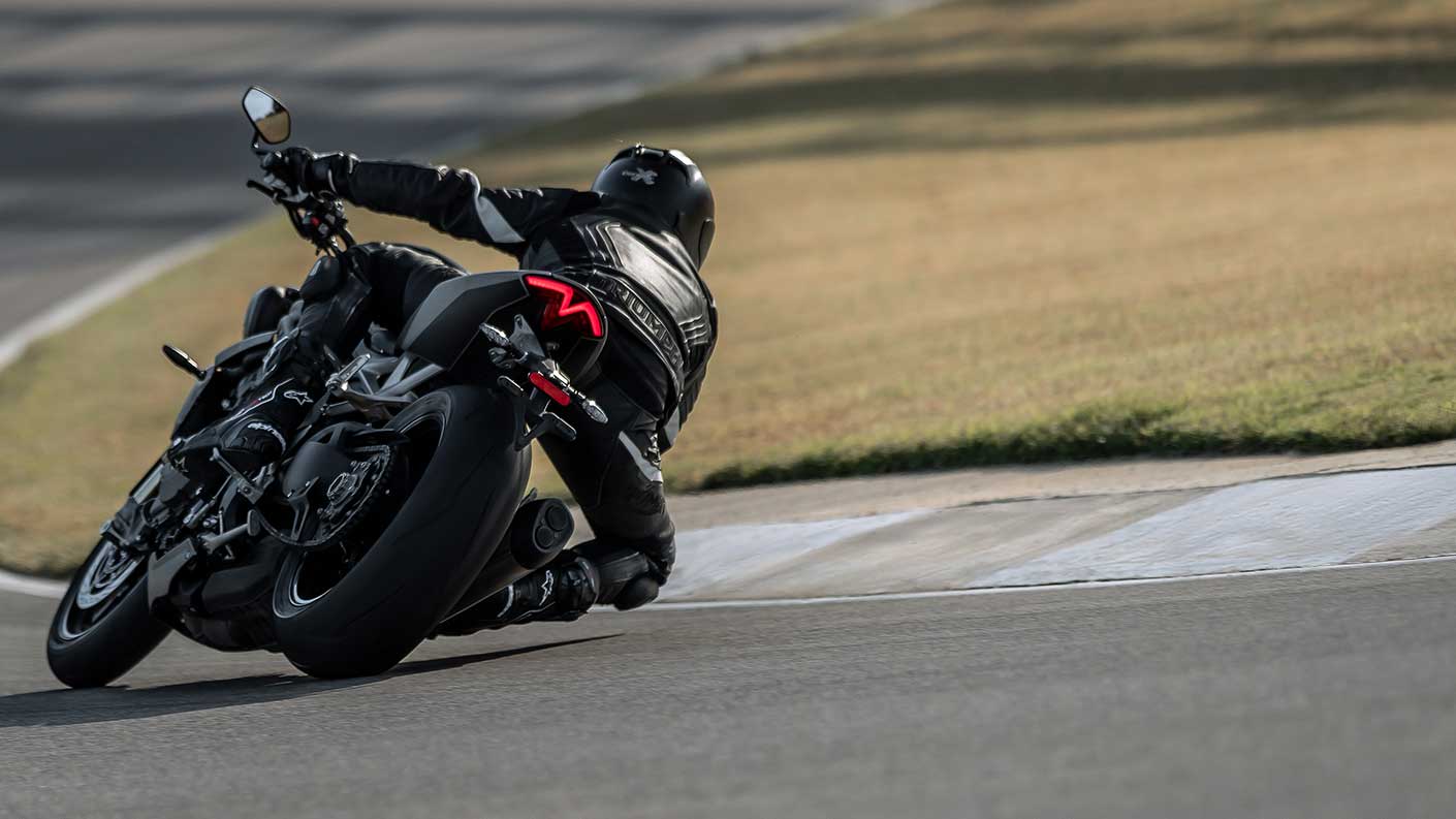 Triumph Speed triple 1200 RS reviews