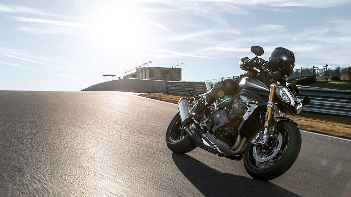 Triumph Speed triple 1200 RS reviews