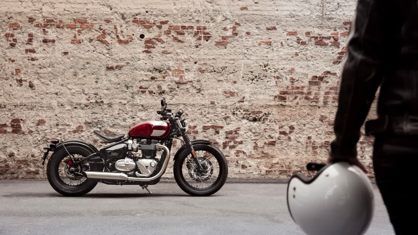 Red and White Triumph Bonneville Bobber static shot