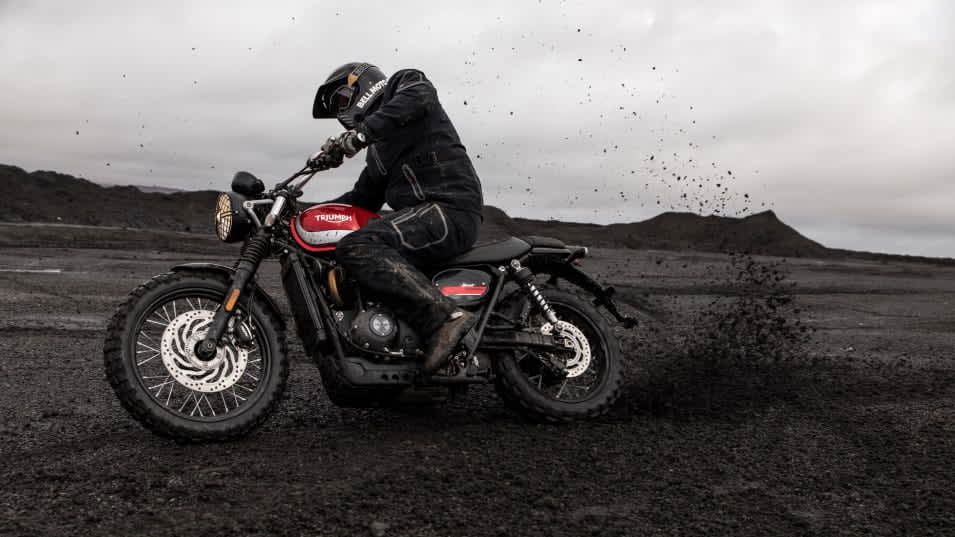 Triumph Street Scrambler with dirt kickback