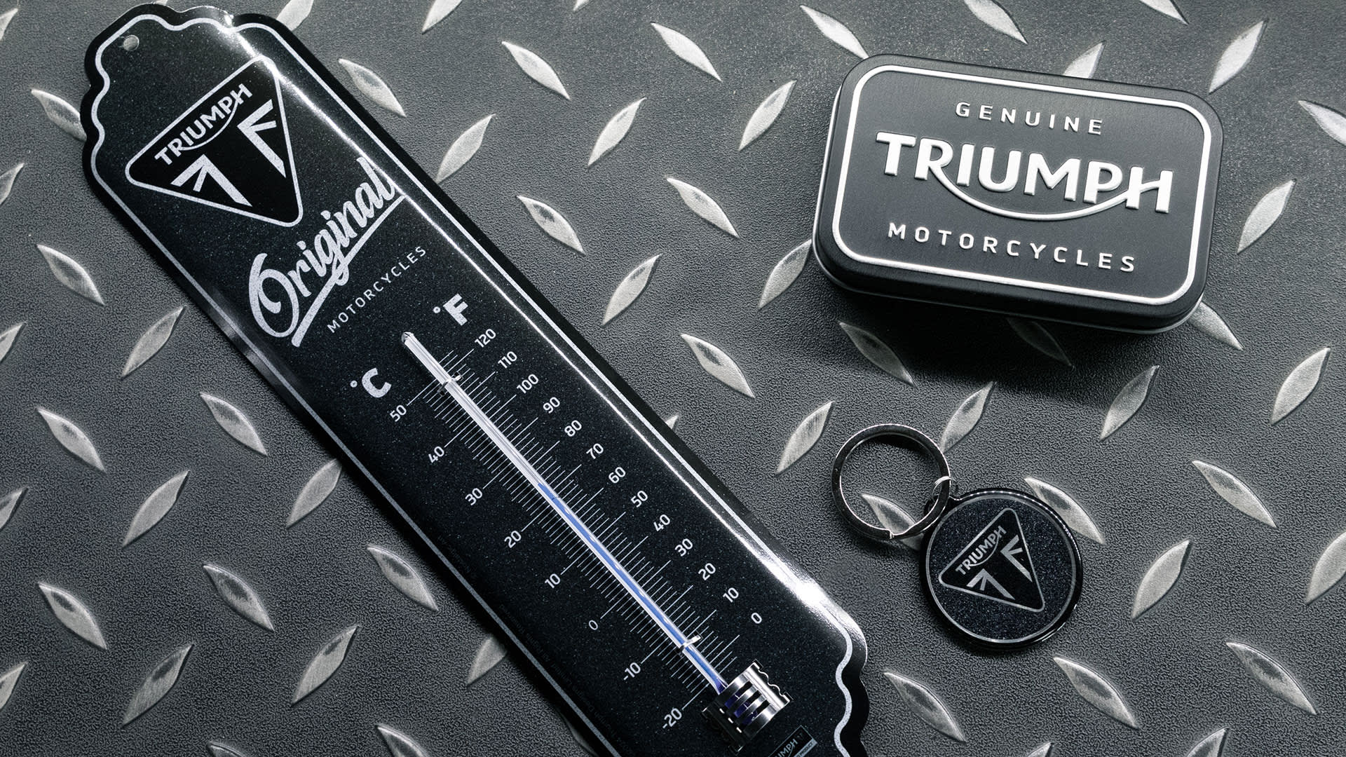 Triumph Nostalgic Art thermometer, tin and keyring
