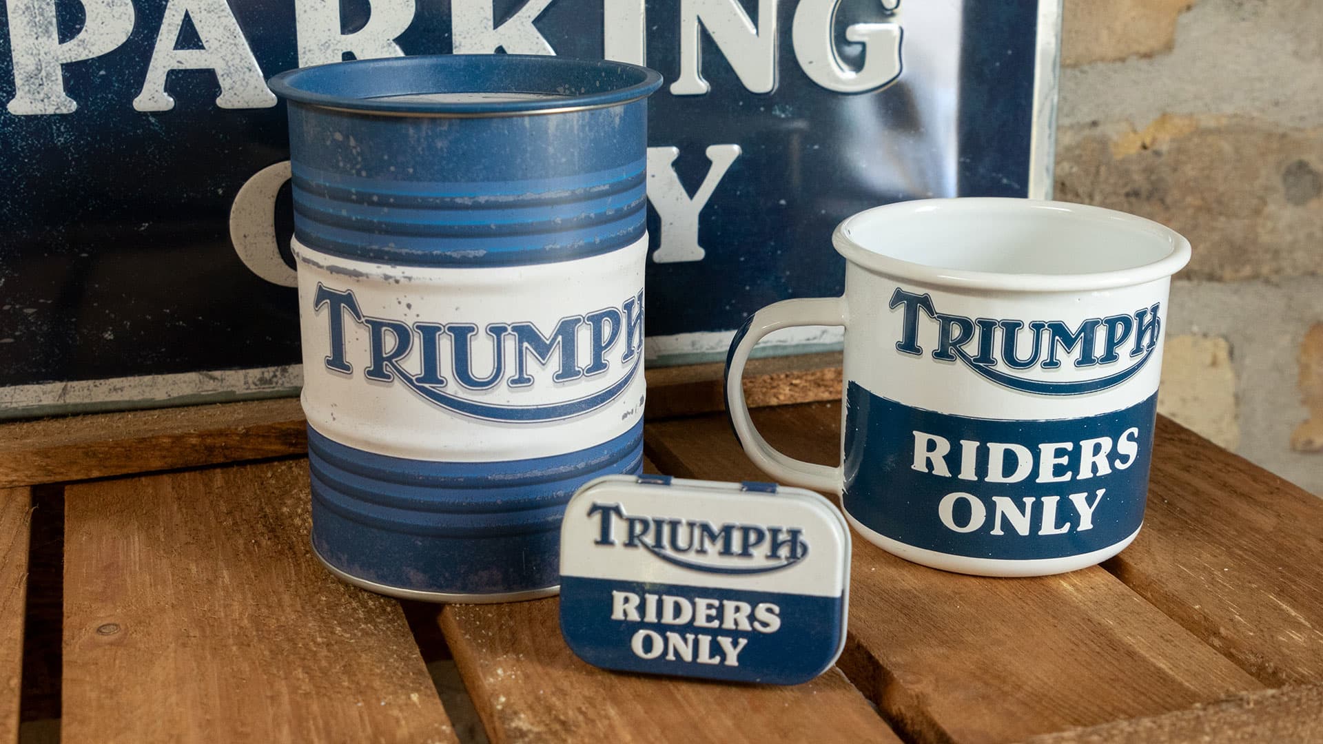 Triumph Nostalgic Art merchandise blue