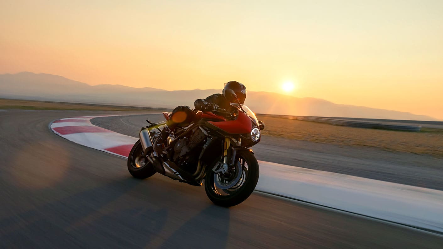 triumph speed triple 1200 rr