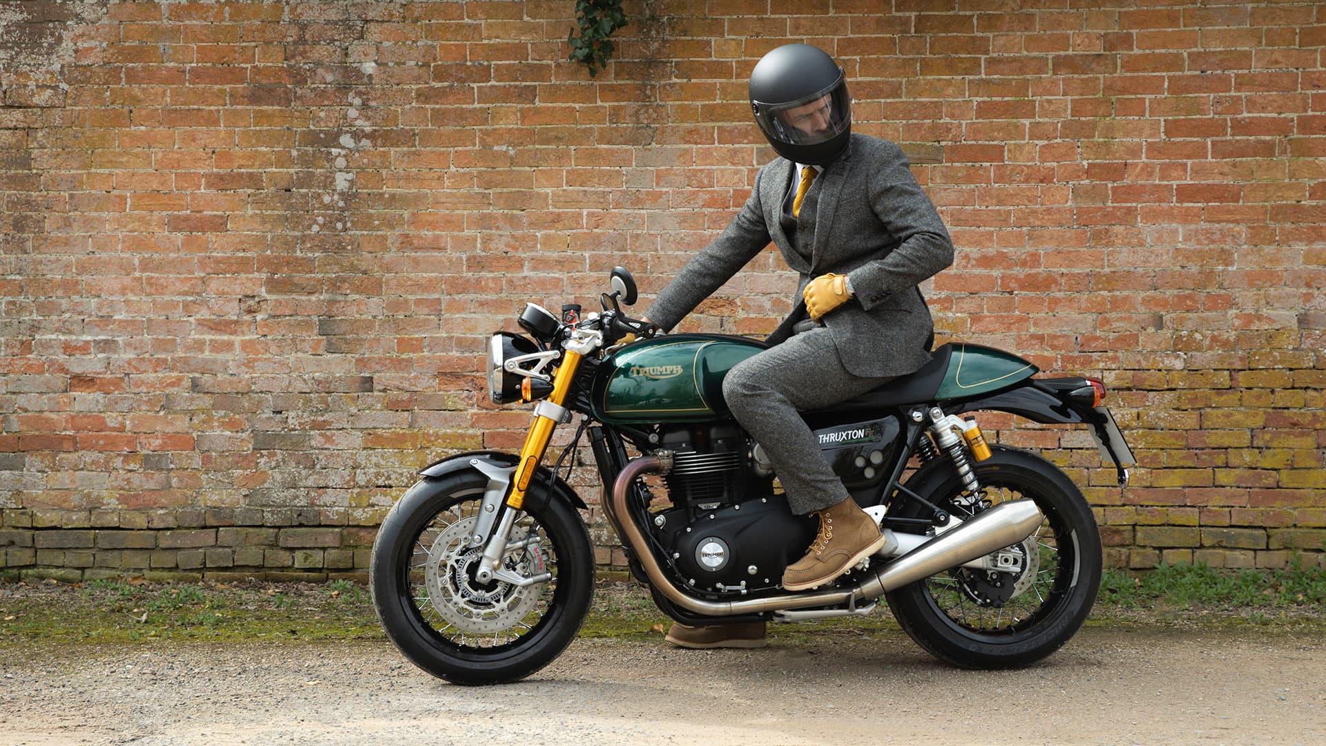 Triumph Thruxton FE DGR Static shot