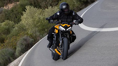 Triumph Street Triple 765 in cosmic yellow)