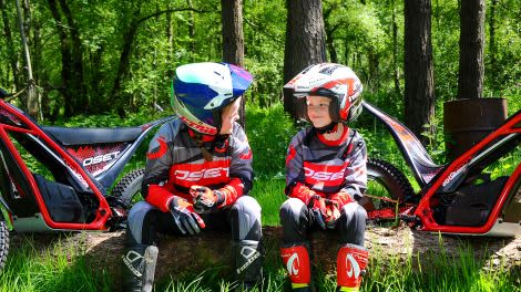 OSET - Triumph Motorcycles)
