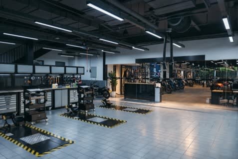 Triumph Chengdu Zhongyue workshop