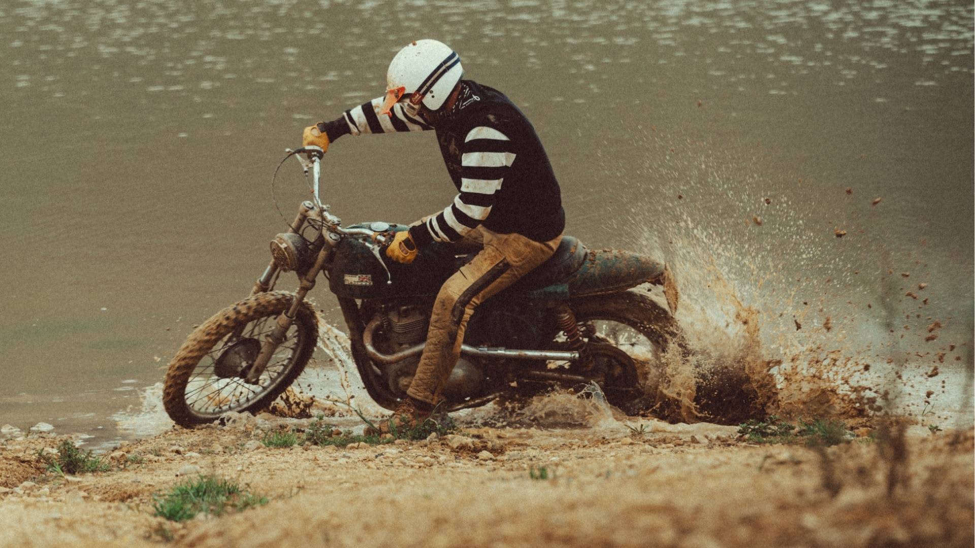 Jan Riding in Dirt