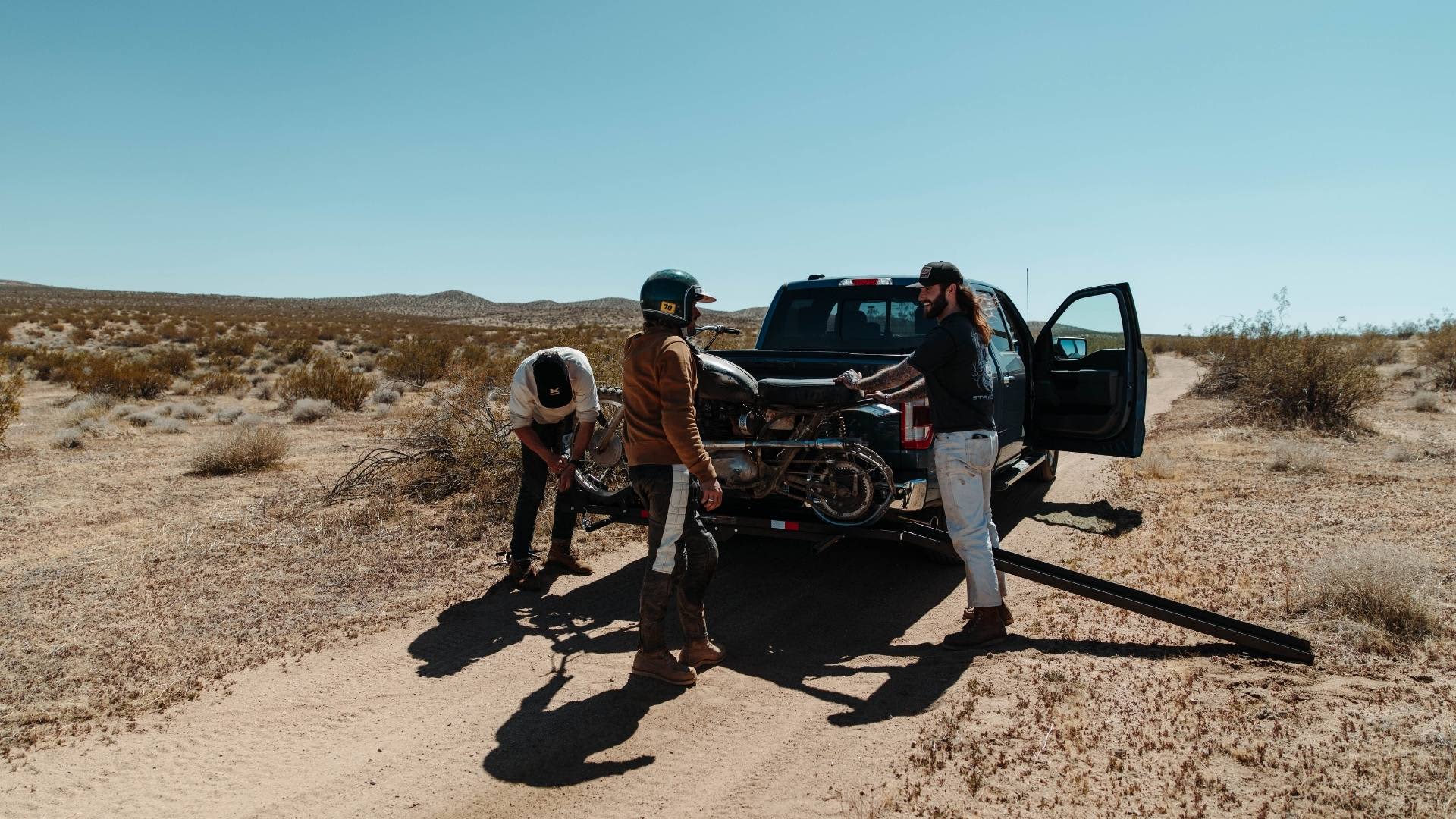 Gille at Biltwell 100 broken down