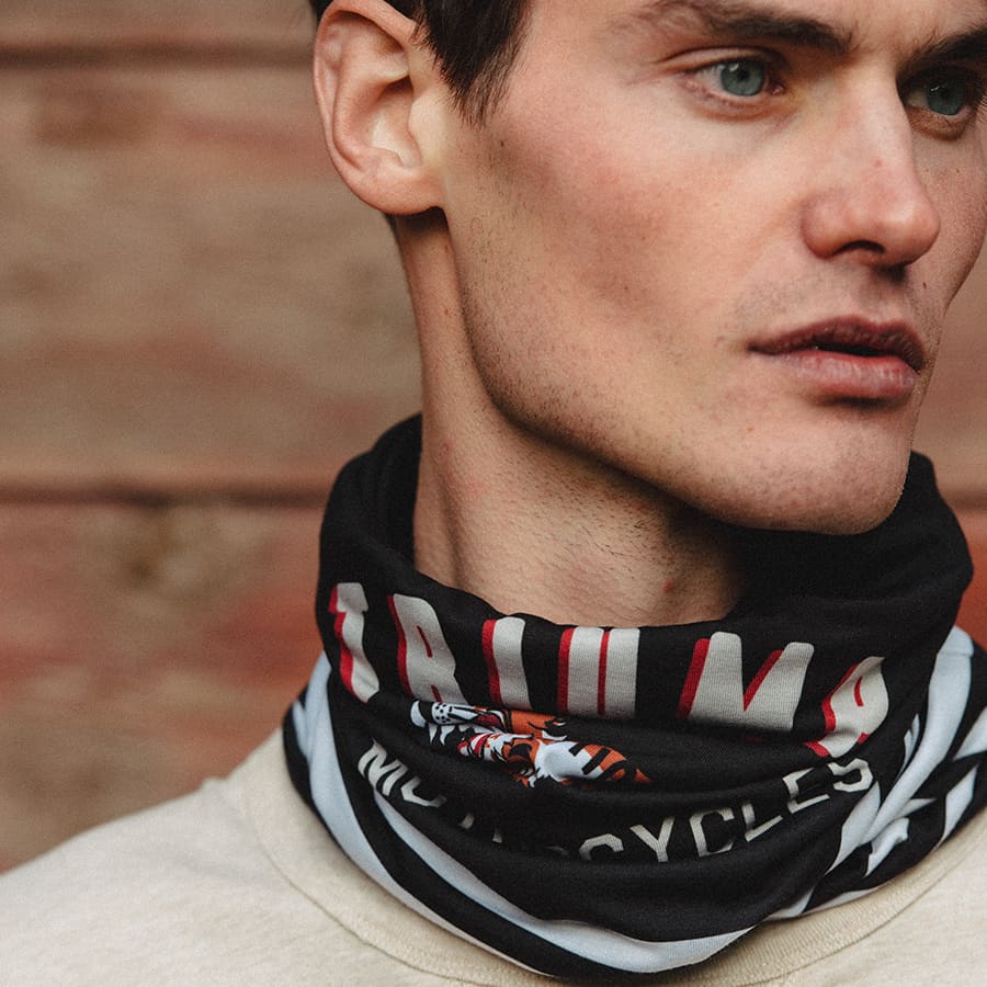 Super Tube Striped Neck Tube in Black