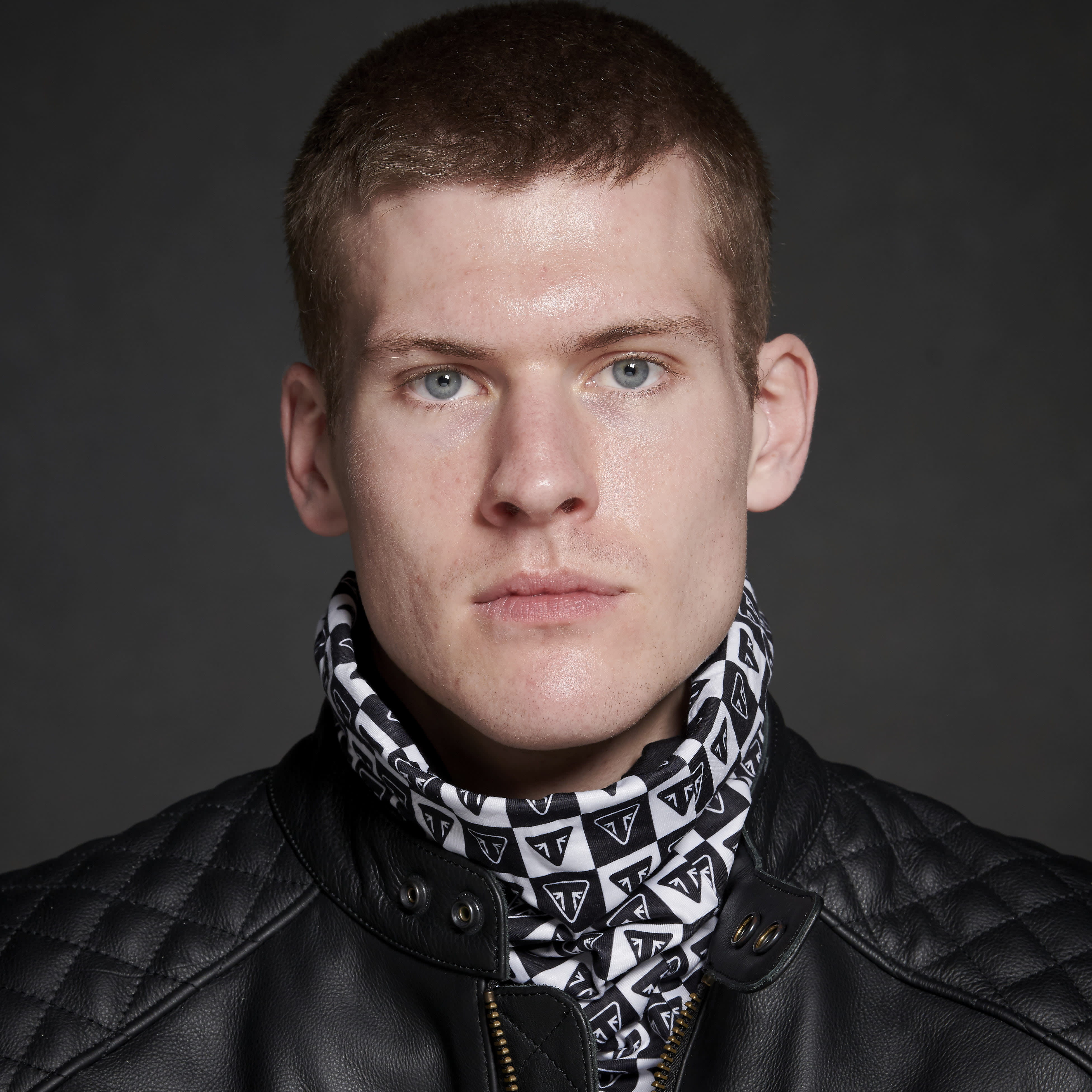 Prix Neck Tube in Black and White