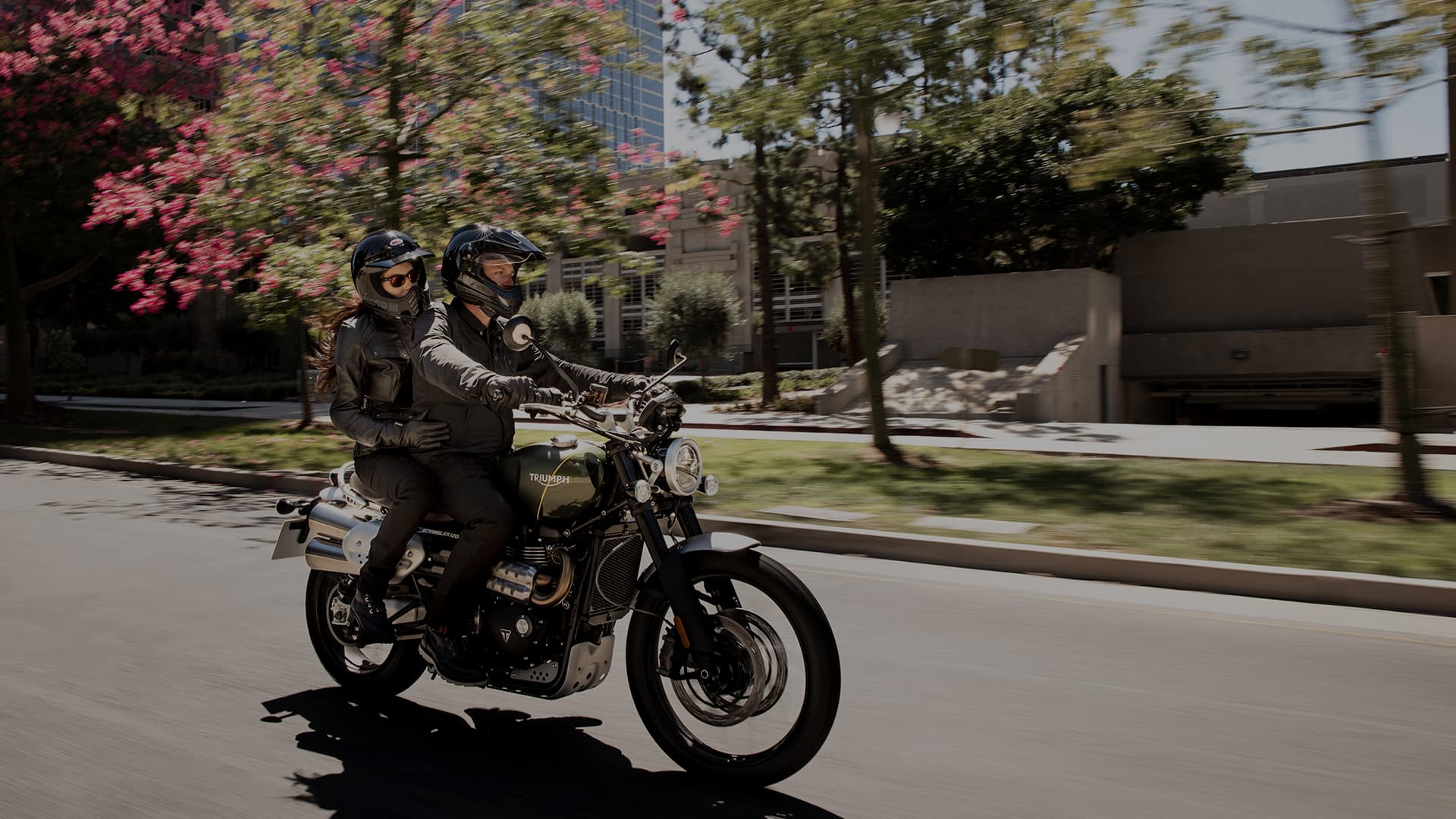 Triumph Scrambler 1200 auf der Straße