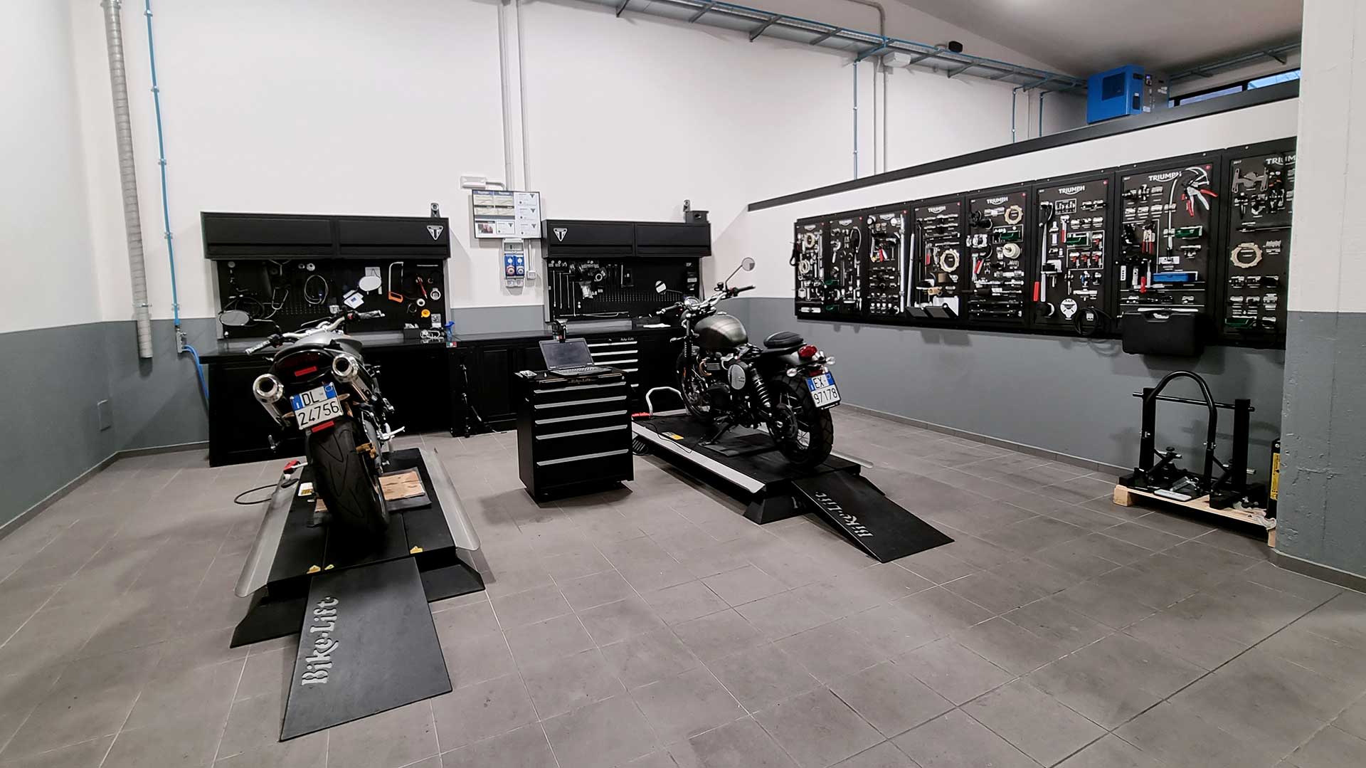 Triumph motorcycles dealership in Abruzzo