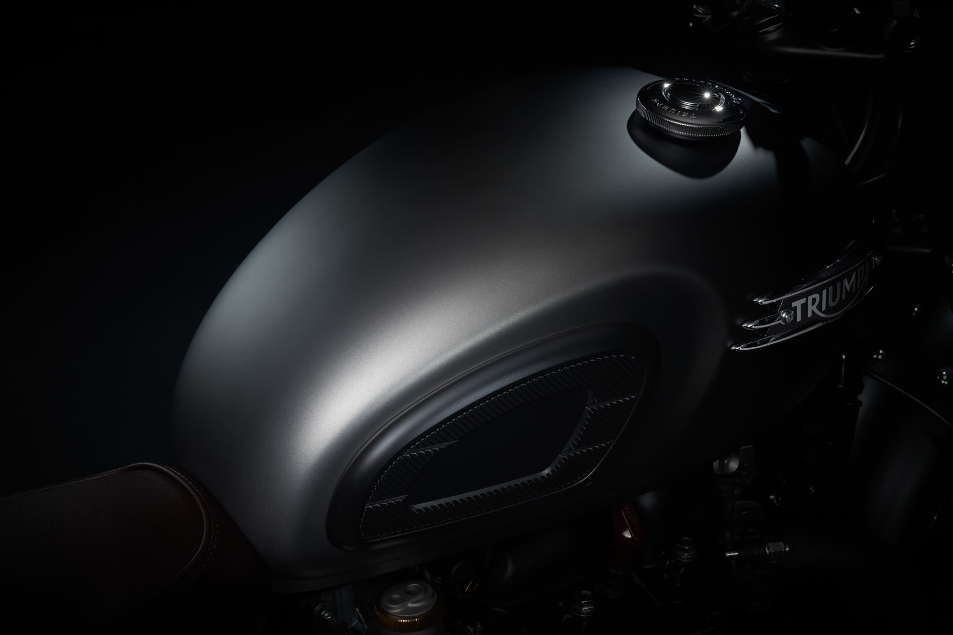 トライアンフから24年モデルBonnevilleの限定車「Stealth