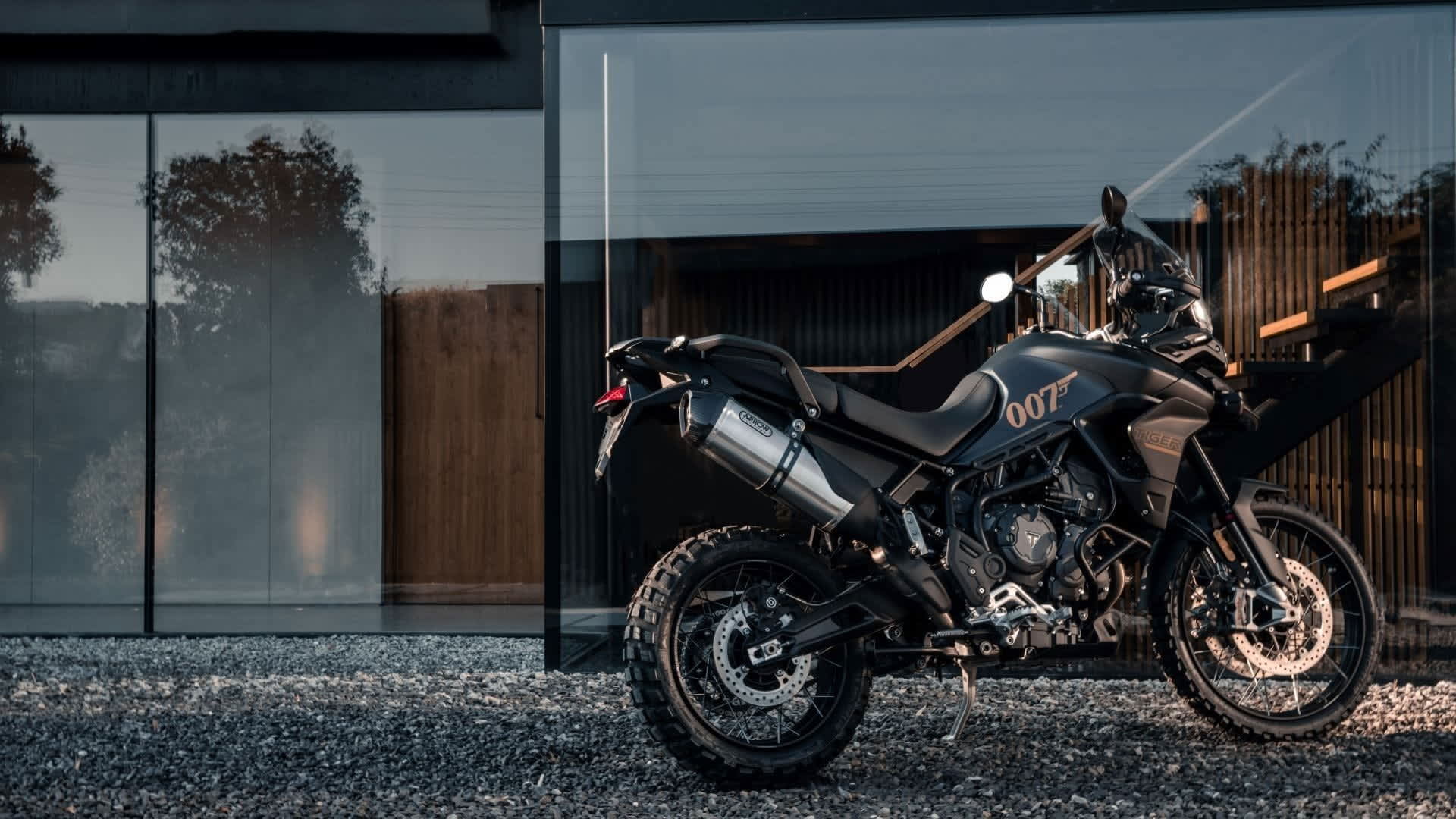 Tiger 900 Bond Edition 
