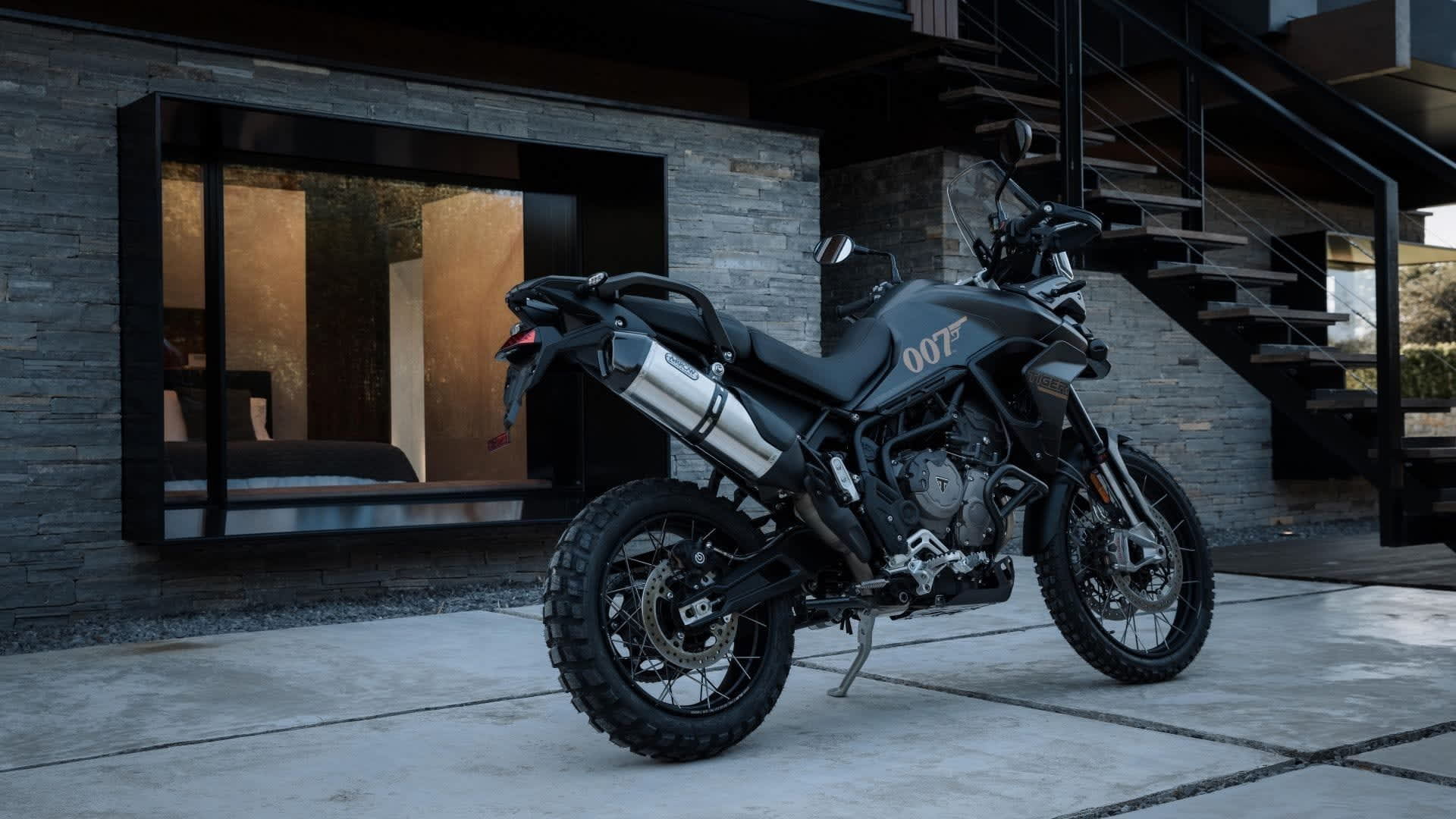 Tiger 900 Bond Edition 