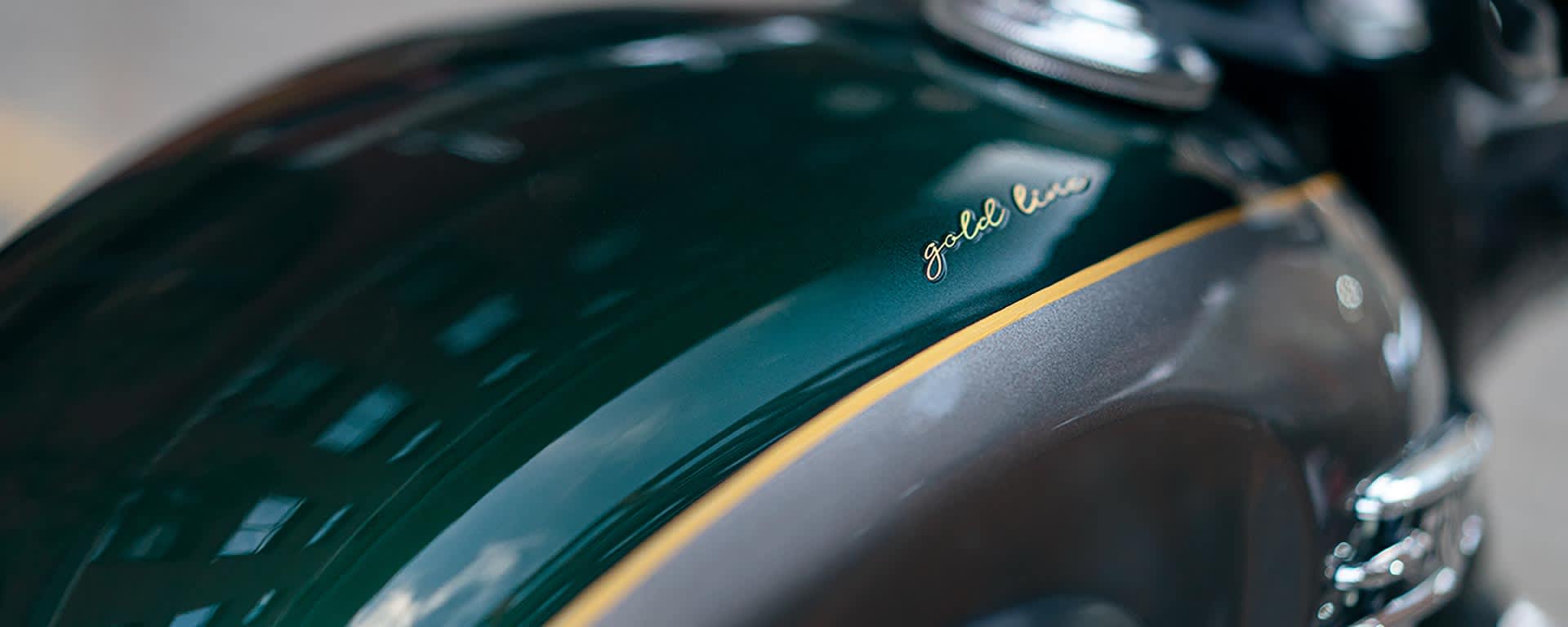 Bonneville T120 Gold Line Edition)