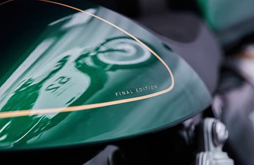 Triumph Thruxton Final Edition gold lining