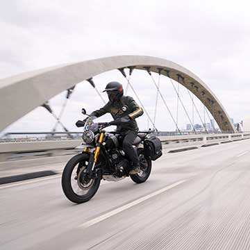 Triumph Scrambler 400 X accessorised