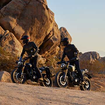 Triumph Scrambler 400 X riding shot